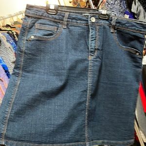 20 inch to 21 inch waist 20 inches long size 14 denim skirt